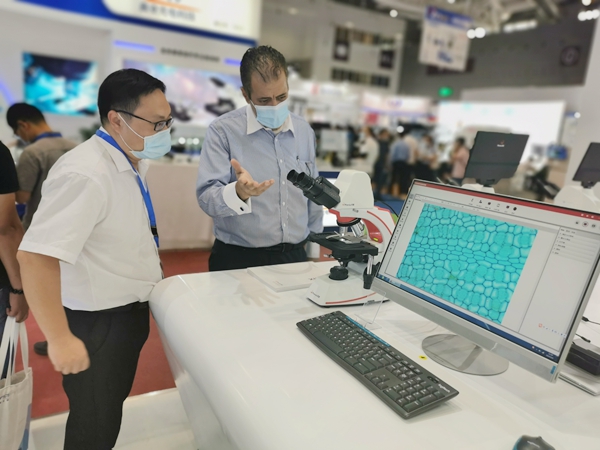 顯微鏡.jpg 顯微鏡.jpg