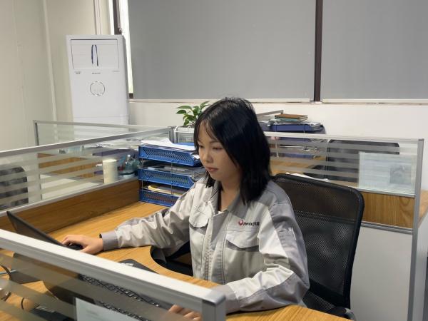 何麗清(1).jpg 何麗清(1).jpg